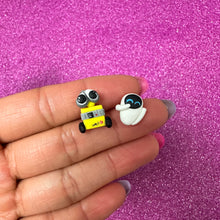 Load image into Gallery viewer, TINY- Wall-e and Eve (Choose One)