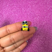 Load image into Gallery viewer, TINY- Wall-e and Eve (Choose One)
