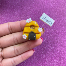 Load image into Gallery viewer, Spring bee gnomes (Choose One)