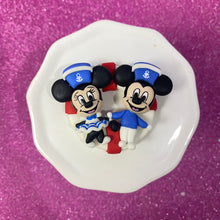 Load image into Gallery viewer, Mouse Cruise Cameo Clay
