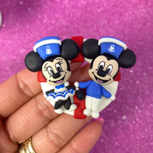 Load image into Gallery viewer, Mouse Cruise Cameo Clay