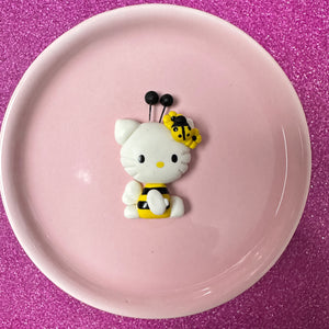 Sitting Bee Kitty Clay
