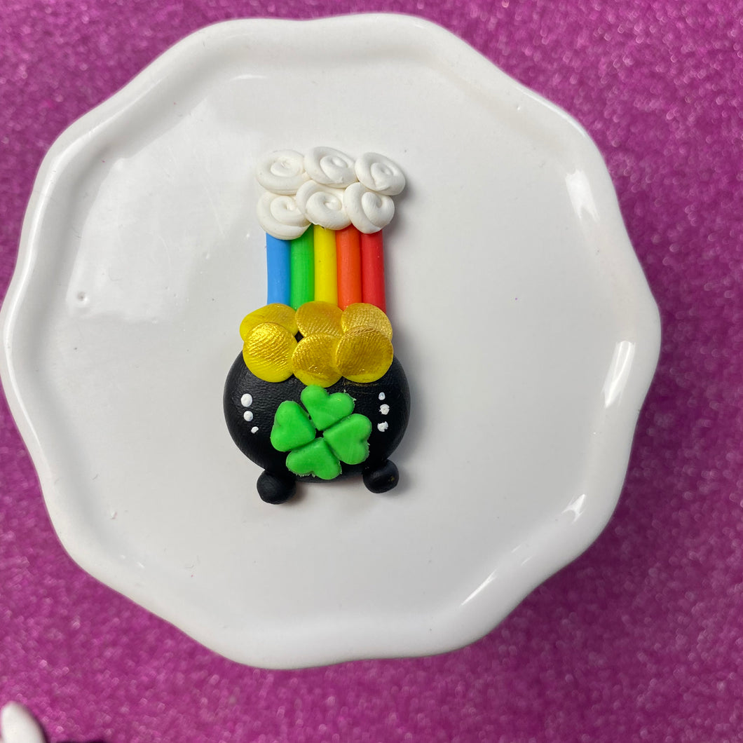 St. Patrick rainbow Cauldron clay